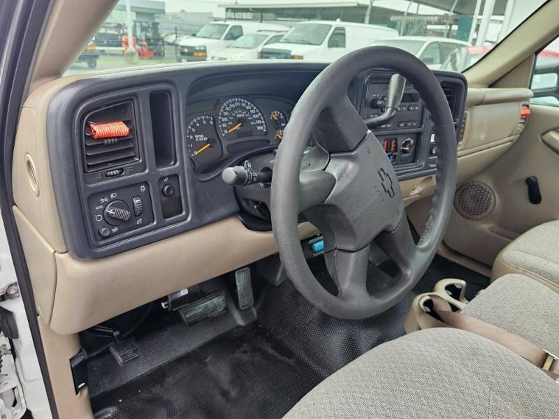 2004 Chevrolet Silverado 1500 Work Truck