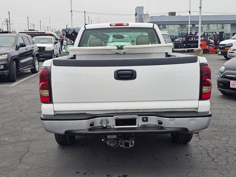 2004 Chevrolet Silverado 1500 Work Truck